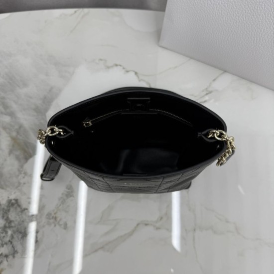 AAAAA Replica Dior Trianon Bag with Flat Macrocannage Chain Black Fake