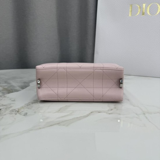 AAAAA Replica Dior Trianon Bag with Flat Macrocannage Chain Pink Fake