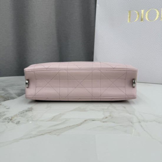 AAAAA Replica Dior Trianon Bag with Flat Macro-Cannage Chain Pink Fake