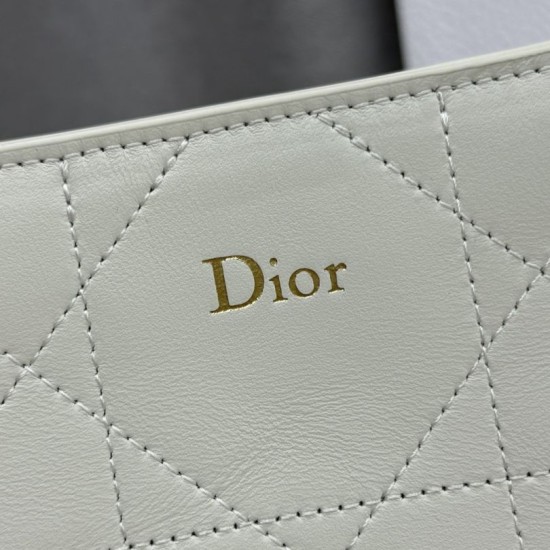AAAAA Replica Dior Trianon Bags with Flat Macrocannage Chain White Fake