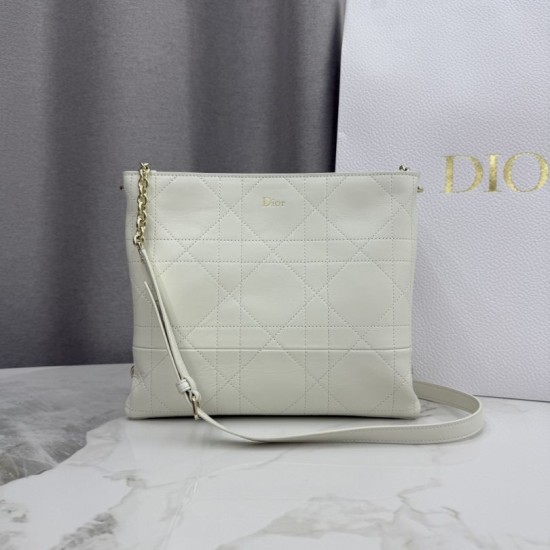 AAAAA Replica Dior Trianon Bags with Flat Macrocannage Chain White Fake