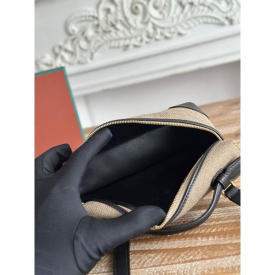 AAAAA Replica Loro Piana Extra Pocket Bum Bag L19 with Top Handle Black Fake