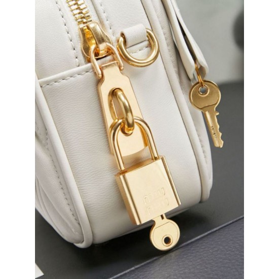 AAAAA Replica Miu Miu Arcadie Quilted Nappa Tote Bag 5BB123 White Fake