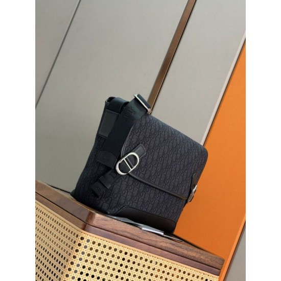 AAAAA Replica Dior Jett Men's Shoulder Bag with Flap Fake