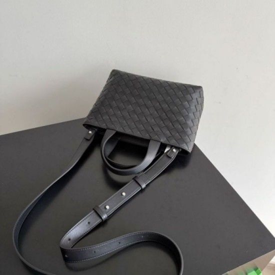 AAAAA Replica Bottega Veneta Small Unisex Tote Bag with Woven Zip Black Fake