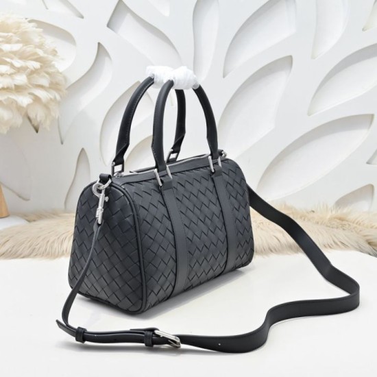 AAAAA Replica Bottega Veneta Intrecciato Duffel Bag in Black Fake Clone