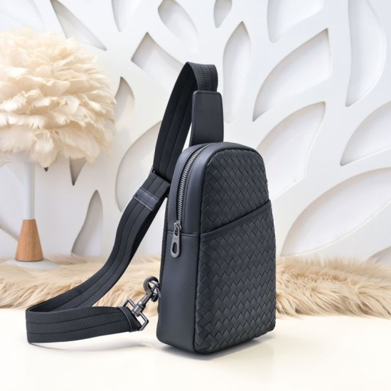 AAAAA Replica Bottega Veneta Crossbody Bag in Black Fake Clone
