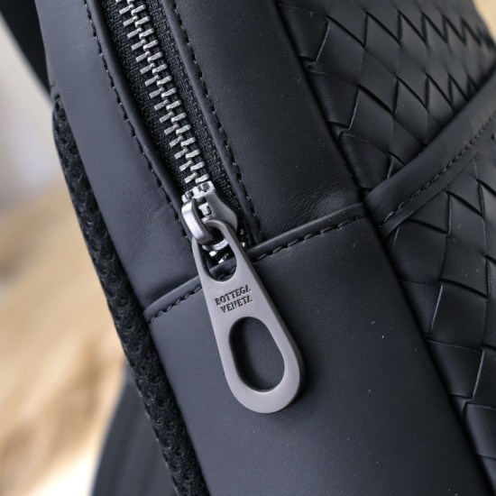 AAAAA Replica Bottega Veneta Crossbody Bag in Black Fake Clone