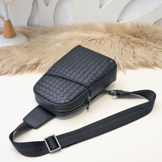 AAAAA Replica Bottega Veneta Crossbody Bag in Black Fake Clone