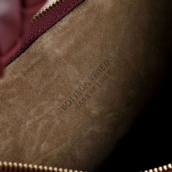 AAAAA Replica Bottega Veneta Intrecciato Medium Crossbody Bag in Burgundy Fake Clone