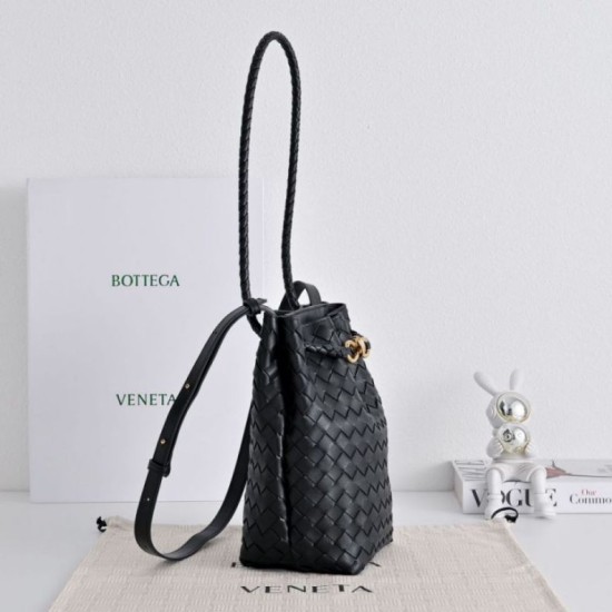 AAAAA Replica Bottega Veneta Andiamo Small Bucket Bag in Black Fake Clone