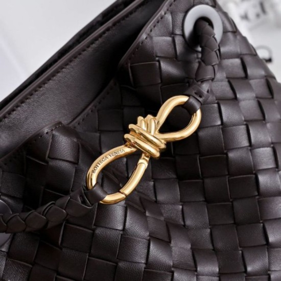 AAAAA Replica Bottega Veneta Andiamo Small Bucket Bag in Burgundy Fake Clone