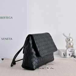 High Quality Replica Bottega Veneta Giorno Intrecciato Shoulder Bag Black Super Clone Knockoff Bottega Veneta Giorno Intrecciato Shoulder Bag Black