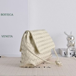 High Quality Replica Bottega Veneta Giorno Intrecciato Shoulder Bag White Super Clone Knockoff Bottega Veneta Giorno Intrecciato Shoulder Bag White