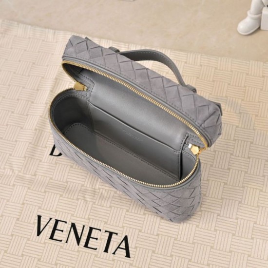 High Quality Replica Bottega Veneta Makeup Bag Gray Suede Super Clone Knockoff Bottega Veneta Makeup Bag Gray Suede
