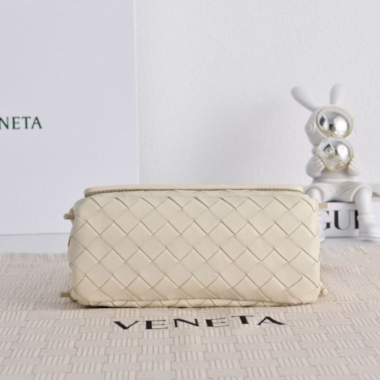 Super Clone Knockoff Bottega Veneta Notturno Intrecciato Shoulder Bag White