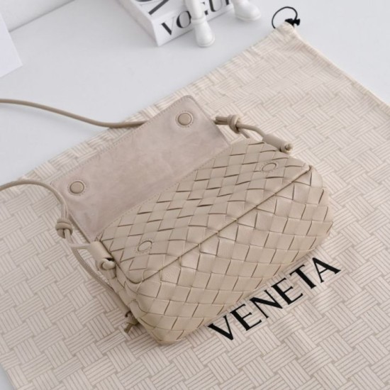 Super Clone Knockoff Bottega Veneta Notturno Intrecciato Shoulder Bag Beige