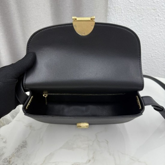 Mirror Quality Replica Dior Médaillon Crossbody Bag M3920 Black Knockoff