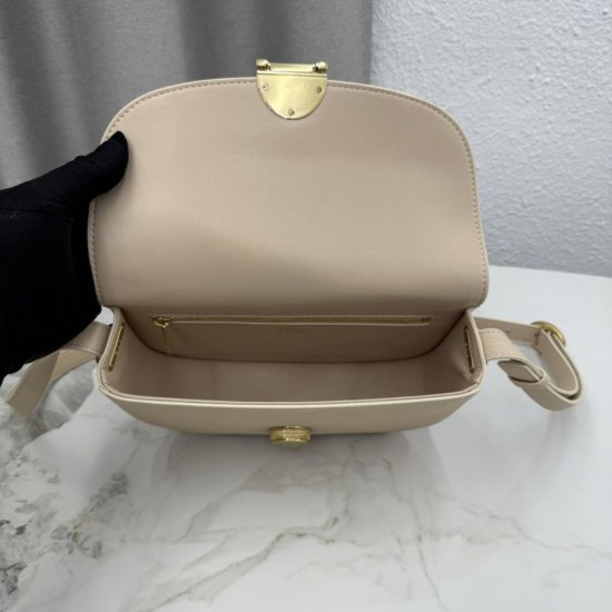 Premium Replica Dior Médaillon Crossbody Bag 23cm M3920 Apricot Fake Mirror Quality Replica Dior Médaillon Crossbody Bag 23cm M3920 Apricot Knockoff