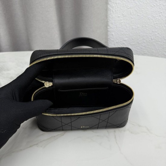Mirror Quality Replica Dior Trianon Soft Vanity Mini Chain handbag S4613 black Knockoff