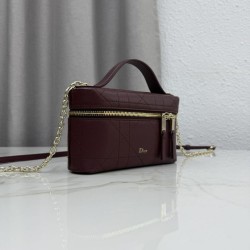 Mirror Quality Replica Dior Trianon Soft Vanity Mini Chain handbag S4613 burgundy Knockoff