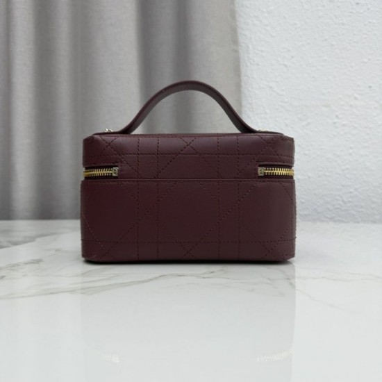 Mirror Quality Replica Dior Trianon Soft Vanity Mini Chain handbag S4613 burgundy Knockoff