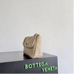 Mirror Quality Replica Shoulder bag Bottega Veneta Madison Intrecciato Ecru-Muse Knockoff