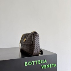 Mirror Quality Replica Bottega Veneta Madison Intrecciato Shoulder Bag in Burgundy Knockoff