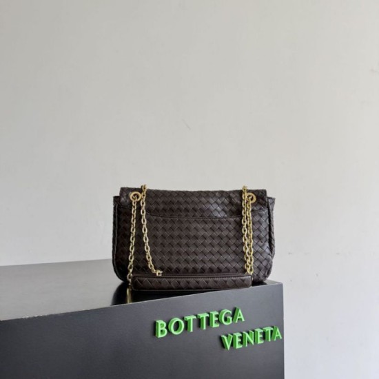 Mirror Quality Replica Bottega Veneta Madison Intrecciato Shoulder Bag in Burgundy Knockoff