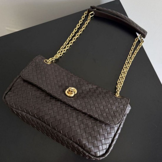 Mirror Quality Replica Bottega Veneta Madison Intrecciato Shoulder Bag in Burgundy Knockoff