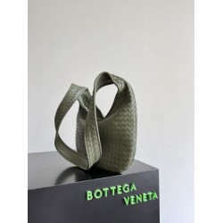 Mirror Quality Replica Bottega Veneta Veneto Men's Hobo Bag Knockoff