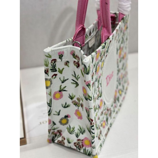 Premium Replica Dior Multicolored Book Tote Bag with Daisy Garden Embroidery and Pink Handle Fake Mirror Quality Replica Dior Multicolored Book Tote Bag with Daisy Garden Embroidery and Pink Handle Knockoff