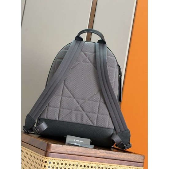 Top Replica Dior Men's CD Icon Zip Backpack Black 1:1 Replica Dior Men's CD Icon Zip Backpack Black