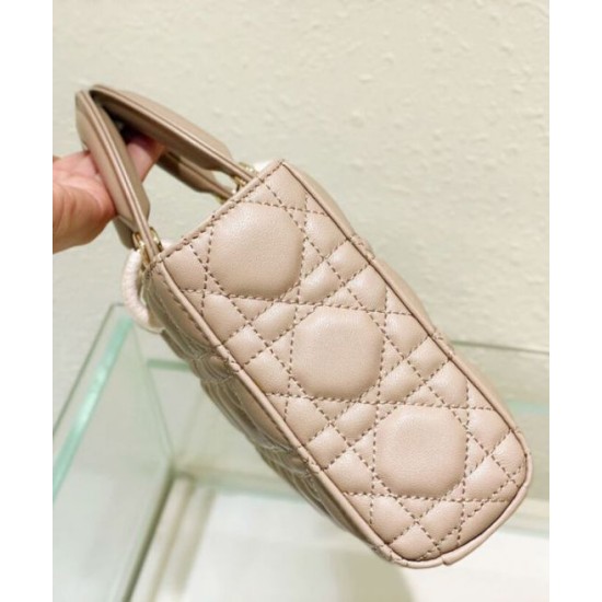 Replica Christian Dior Lady D-Joy Bag Apricot Replica Christian Dior Lady D-Joy Bag Apricot