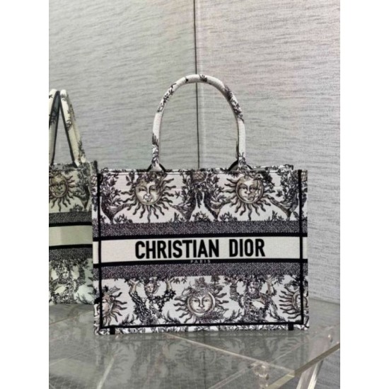 Replica Dior Medium Book Tote Bag White Toile de Jouy Soleil Embroidery Replica Dior Medium Book Tote Bag White Toile de Jouy Soleil Embroidery