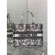 Replica Dior Medium Book Tote Bag White Toile de Jouy Soleil Embroidery Replica Dior Medium Book Tote Bag White Toile de Jouy Soleil Embroidery