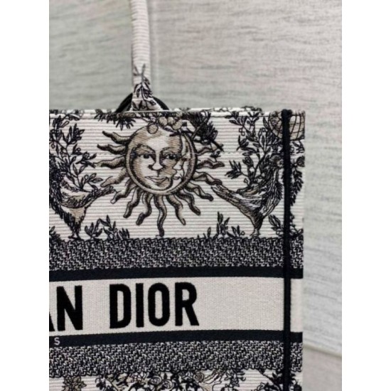 Replica Dior Medium Book Tote Bag White Toile de Jouy Soleil Embroidery Replica Dior Medium Book Tote Bag White Toile de Jouy Soleil Embroidery
