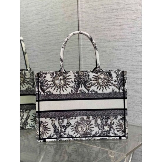 Replica Dior Medium Book Tote Bag White Toile de Jouy Soleil Embroidery Replica Dior Medium Book Tote Bag White Toile de Jouy Soleil Embroidery