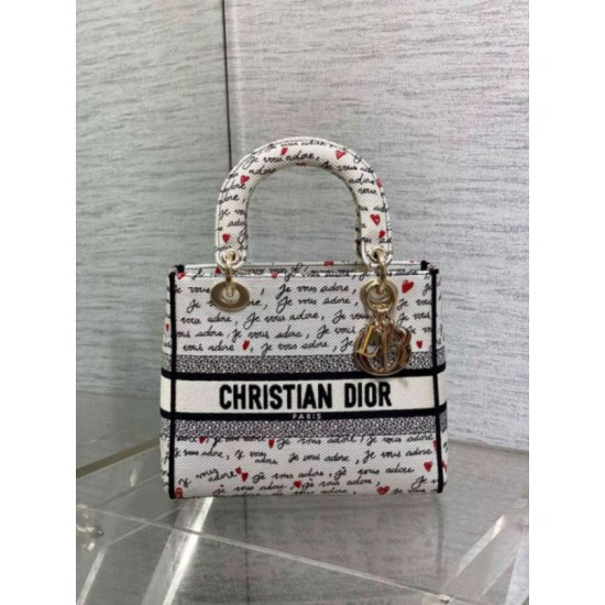 Fake Dior Lady D-Lite Medium Bag White and Red Je Vous Adore Motif Replica Replica Dior Lady D-Lite Medium Bag White and Red Je Vous Adore Motif