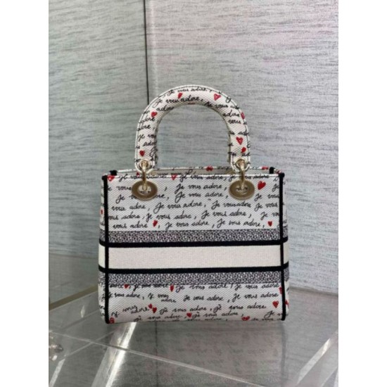Fake Dior Lady D-Lite Medium Bag White and Red Je Vous Adore Motif Replica Replica Dior Lady D-Lite Medium Bag White and Red Je Vous Adore Motif