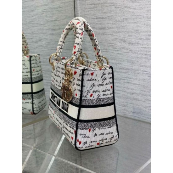 Fake Dior Lady D-Lite Medium Bag White and Red Je Vous Adore Motif Replica Replica Dior Lady D-Lite Medium Bag White and Red Je Vous Adore Motif