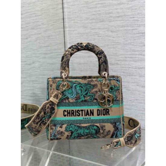 Fake Dior Dioriviera Lady D-Lite Medium Bag Raffia with Green Toile de Jouy Sauvage Embroidery Replica
