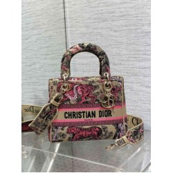 Fake Dior Dioriviera Lady D-Lite Medium Bag Raffia with Pink Toile de Jouy Sauvage Embroidery Replica