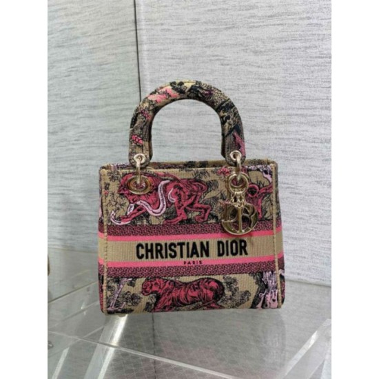 Fake Dior Dioriviera Lady D-Lite Medium Bag Raffia with Pink Toile de Jouy Sauvage Embroidery Replica