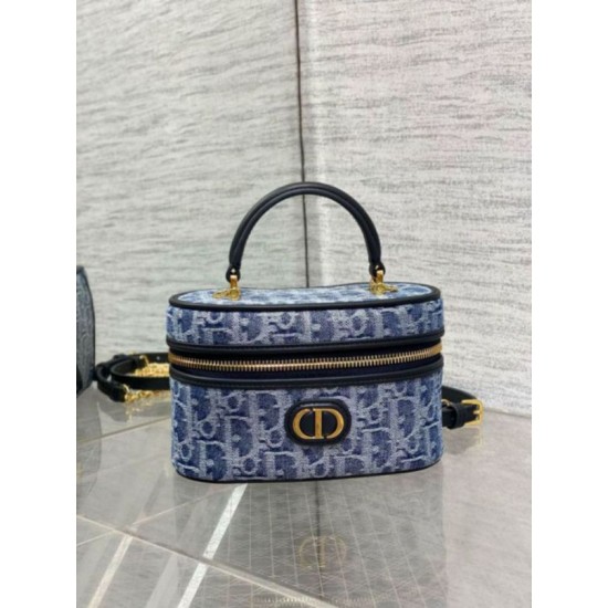 Replica Dior 30 Montaigne Mini Vanity Case Blue Denim Oblique Jacquard Replica Dior 30 Montaigne Mini Vanity Case Blue Denim Oblique Jacquard