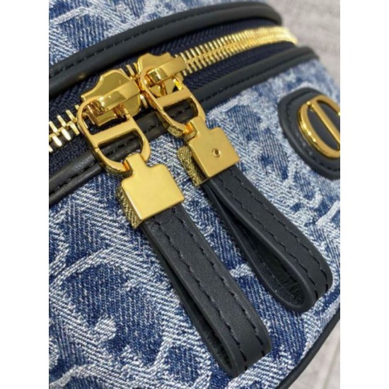 Replica Dior 30 Montaigne Mini Vanity Case Blue Denim Oblique Jacquard Replica Dior 30 Montaigne Mini Vanity Case Blue Denim Oblique Jacquard