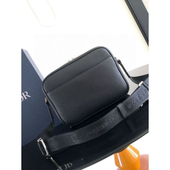 Replica Dior Rider 2.0 Zipped Messenger Bag Beige Oblique with Black Leather Replica Dior Rider 2.0 Zipped Messenger Bag Beige Oblique with Black Leather