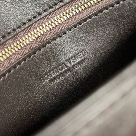 Fake Bottega Veneta Mini Andiamo Cross-Body Bag Fondant Intrecciato Lambskin Replica