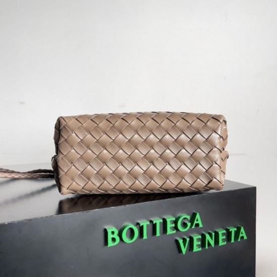Replica Bottega Veneta Andiamo Small Bag Praline Intrecciato Lambskin