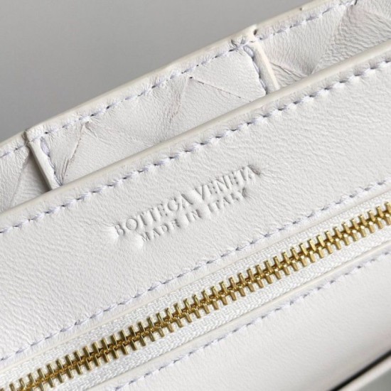 Replica Bottega Veneta Small Andiamo Bag White Intrecciato Lambskin